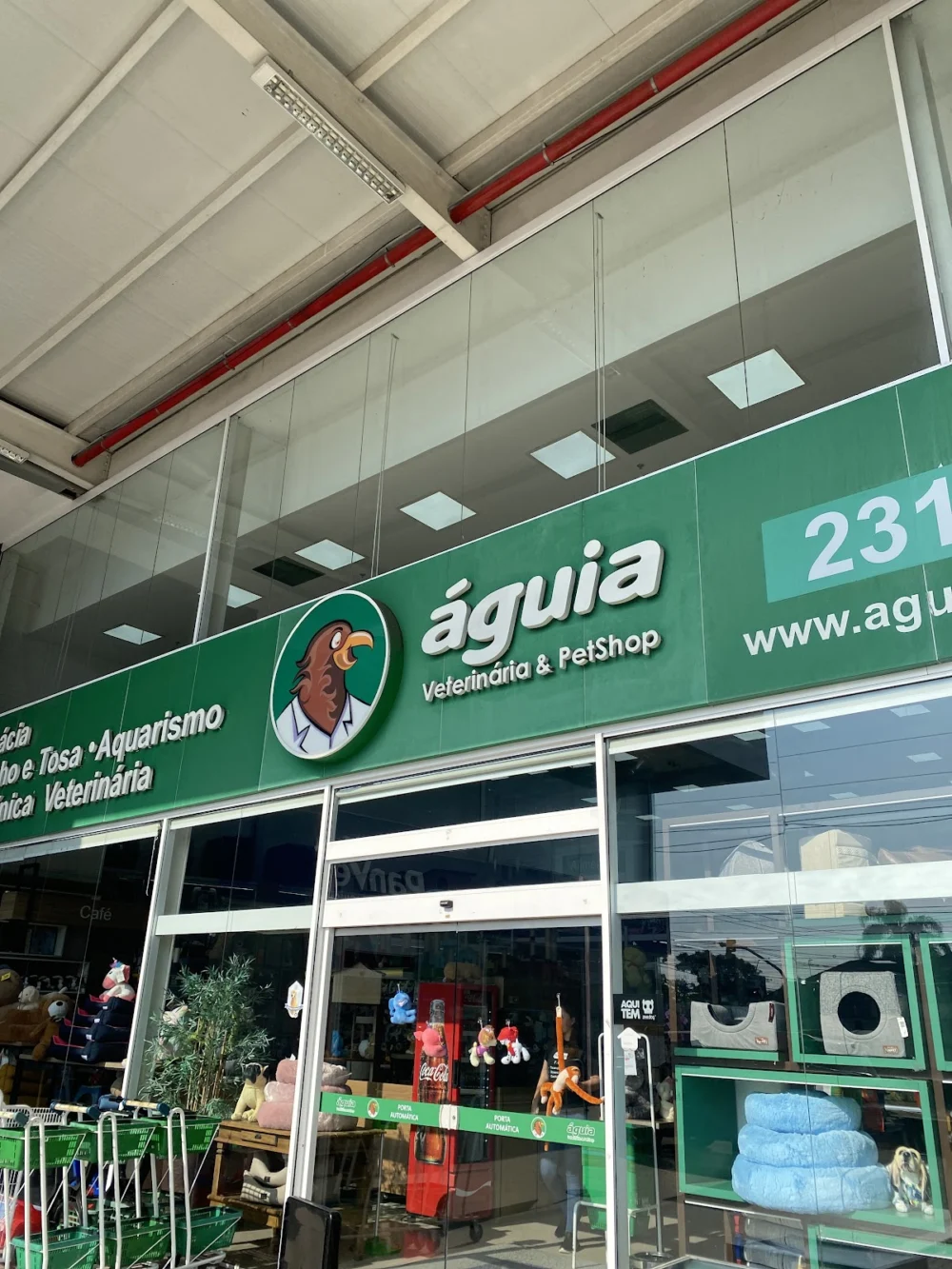Águia Veterinária & PetShop - Plínio