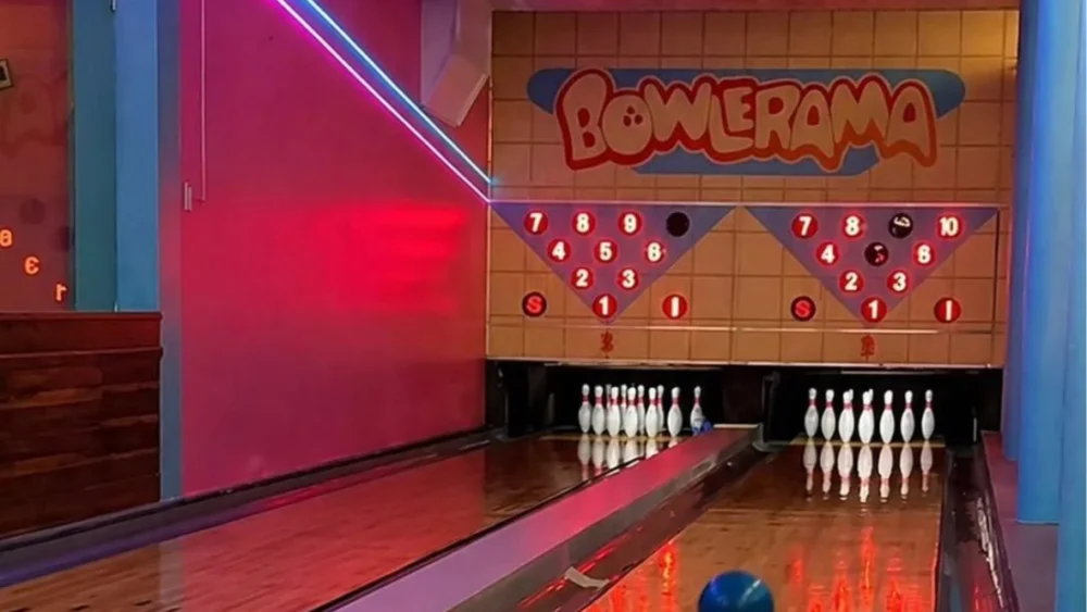Bowlerama - Diner & Bowling