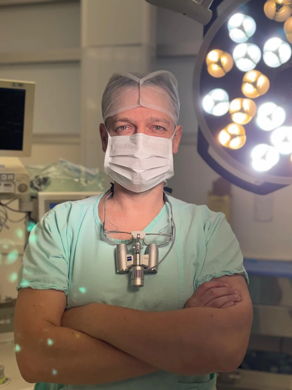 Dr. Konrado Deutsch - Cirurgião de Cabeça e Pescoço & Otorrinolaringologista